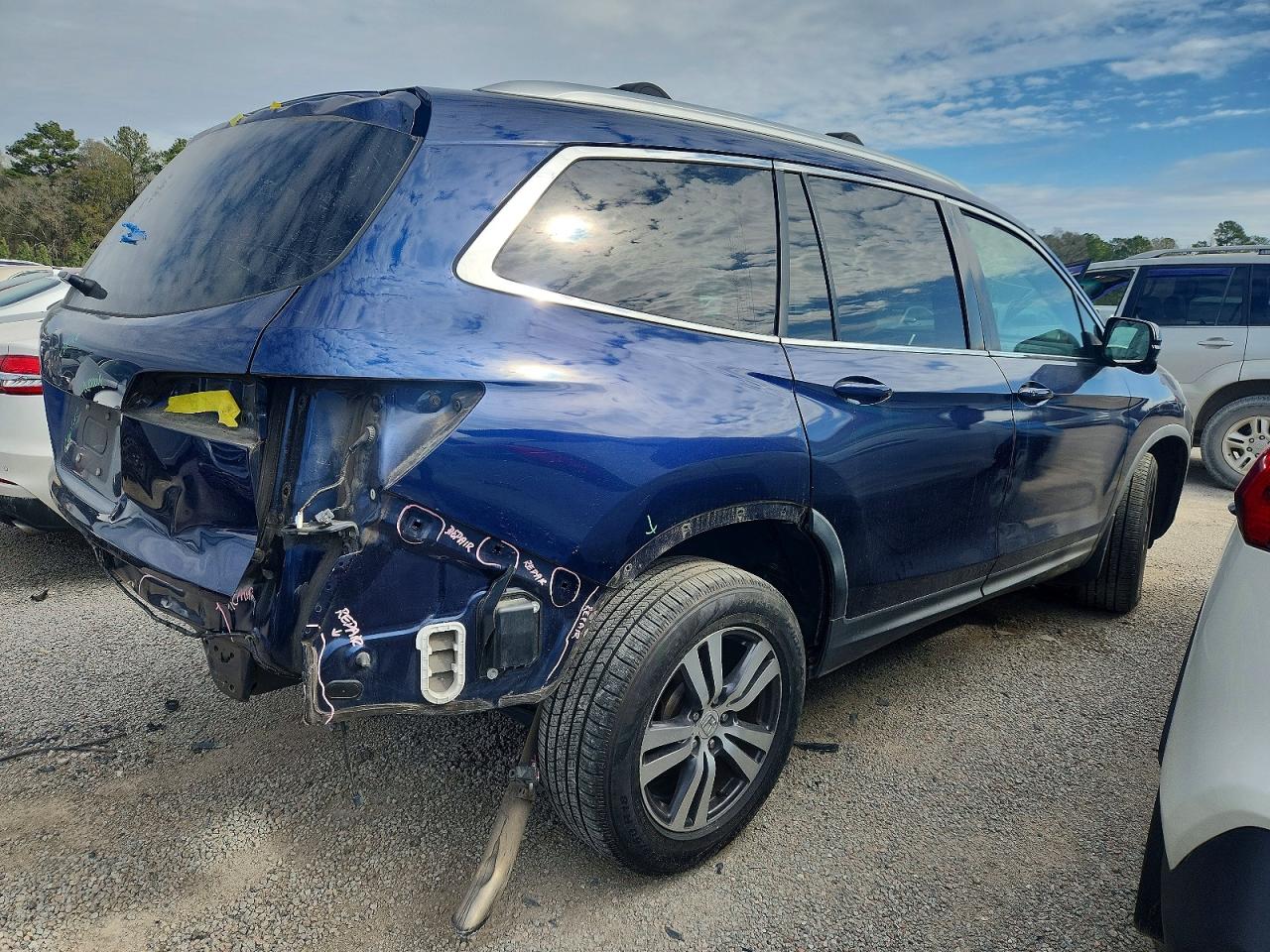 2016 Honda Pilot VIN 5FNYF5H54GB001503 COPART salvage auction — Rear End, SC - CERT OF TITLE-SALVAGE, sold $1,550 on 2026-06-29 (photo 3)
