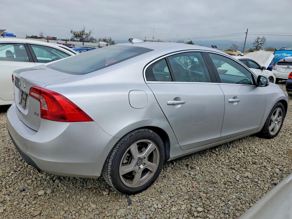 2012 Volvo S60 VIN YV1622FS4C2057765 COPART salvage auction — MINOR DENT/SCRATCHES, Ca - Dis/Dlr/Exp App For Dup Clean, sold $500 on 2026-07-02 (photo 3)
