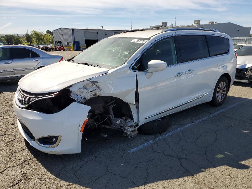 2018 Chrysler Pacifica VIN 2C4RC1BG7JR154145 COPART salvage auction — FRONT END, CA - SALVAGE CERTIFICATE, sold $1,750 on 2026-07-02 (photo 1)
