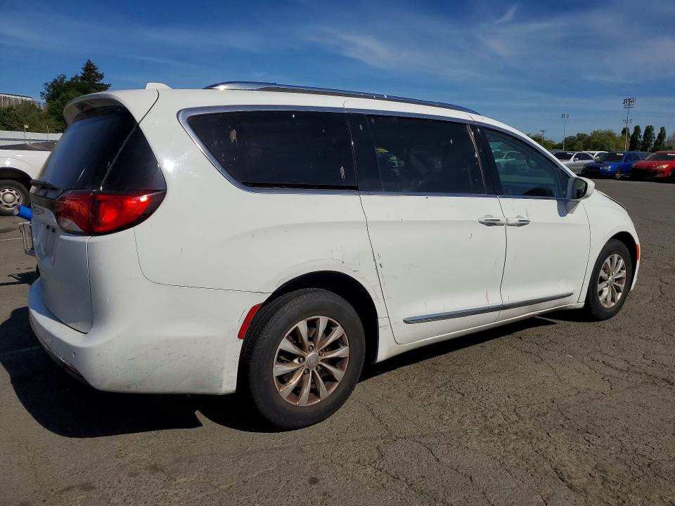 2018 Chrysler Pacifica VIN 2C4RC1BG7JR154145 COPART salvage auction — FRONT END, CA - SALVAGE CERTIFICATE, sold $1,750 on 2026-07-02 (photo 3)
