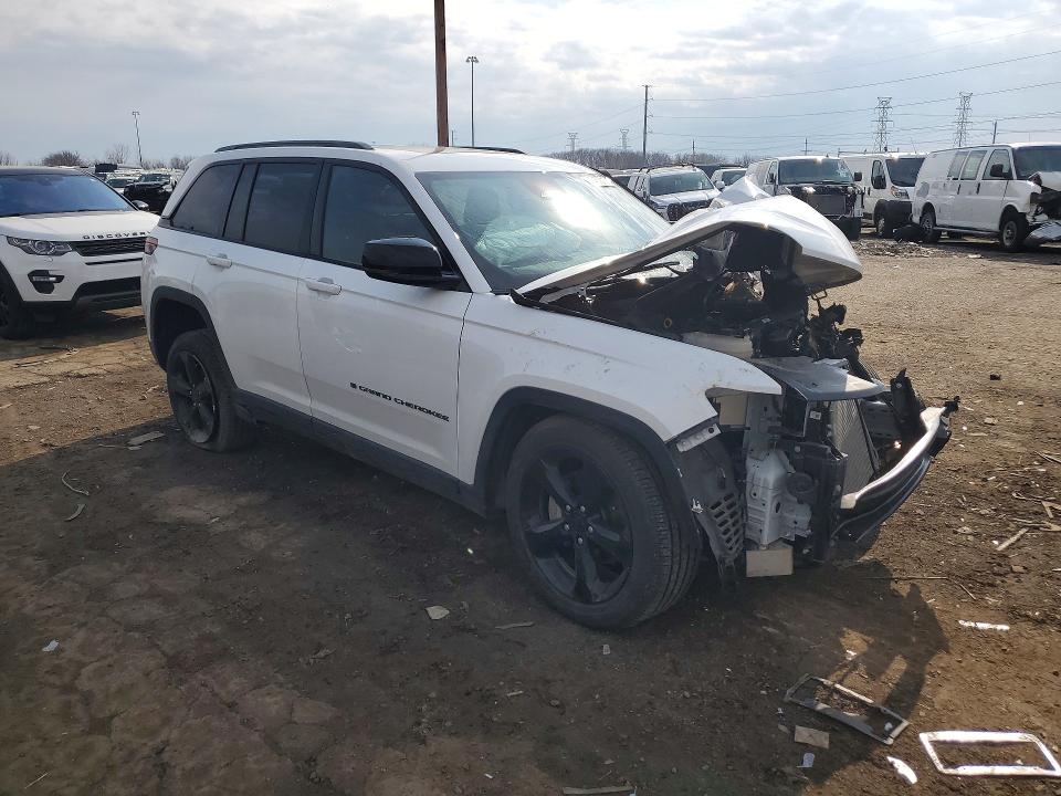 2025 Jeep Cherokee VIN 1C4RJHAGXS8749259 COPART salvage auction — FRONT END, Mi - Scrap Certificate Of Title, sold $6,100 on 2026-07-03 (photo 4)
