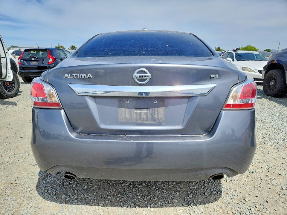 2015 Nissan Altima VIN 1N4AL3AP0FN907213 COPART salvage auction — MINOR DENT/SCRATCHES, Nc - Dis/Dlr/Exp Only Clean Title, sold $675 on 2026-07-03 (photo 6)