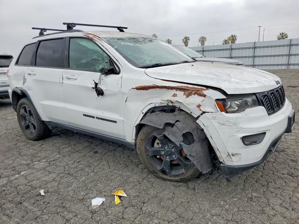2019 Jeep Grand cherokee VIN 1C4RJFAG8KC620387 COPART salvage auction — ROLLOVER, Ca - Dis/Dlr/Exp Only Clean Title, sold $2,200 on 2026-07-02 (photo 4)