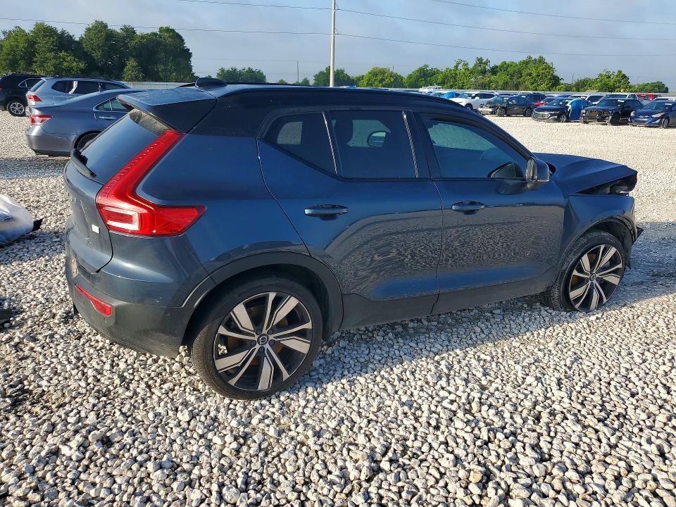 2022 Volvo Xc40 VIN YV4ED3UR7N2643975 COPART salvage auction — FRONT END, Tx - Salvage Vehicle Title, sold $5,700 on 2026-07-02 (photo 3)