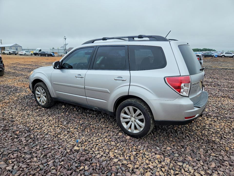 2011 Subaru Forester VIN JF2SHBEC1BH740565 COPART salvage auction — HAIL, Ok - Cert Of Title-Salvage, sold $350 on 2026-07-03 (photo 2)