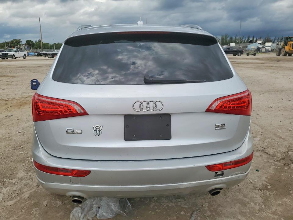 2010 Audi Q5 VIN WA1LKAFP0AA098549 COPART salvage auction — MINOR DENT/SCRATCHES, Fl - Certificate Of Title (P), sold $1,000 on 2026-07-03 (photo 6)