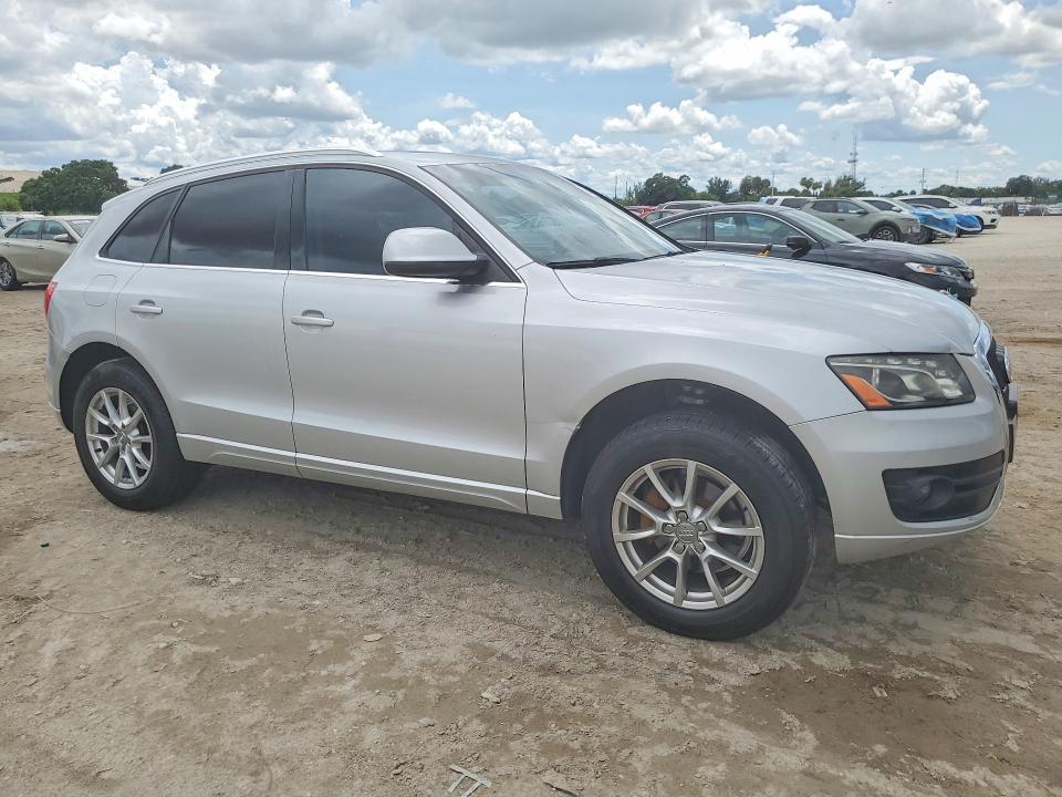 2010 Audi Q5 VIN WA1LKAFP0AA098549 COPART salvage auction — MINOR DENT/SCRATCHES, Fl - Certificate Of Title (P), sold $1,000 on 2026-07-03 (photo 4)