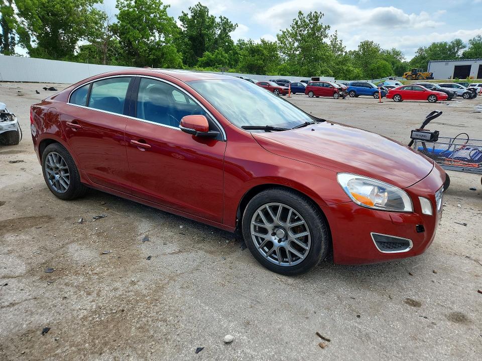2013 Volvo S60 VIN YV1612FSXD1212913 COPART salvage auction — NORMAL WEAR, Tx - Certificate Of Title, sold $550 on 2026-07-02 (photo 4)