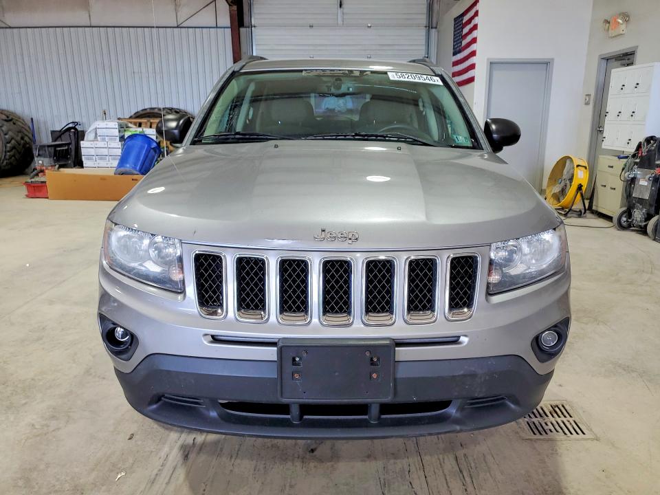 2016 Jeep VIN 1C4NJDBB4GD571860 COPART salvage auction — NORMAL WEAR, Pa - Cert Of Title (P), sold $1,400 on 2026-07-02 (photo 5)