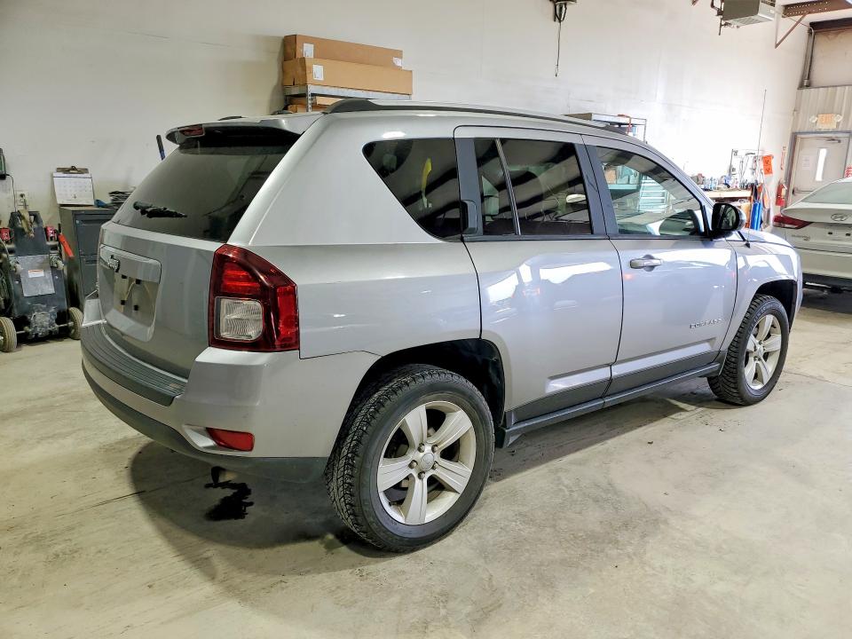 2016 Jeep VIN 1C4NJDBB4GD571860 COPART salvage auction — NORMAL WEAR, Pa - Cert Of Title (P), sold $1,400 on 2026-07-02 (photo 3)