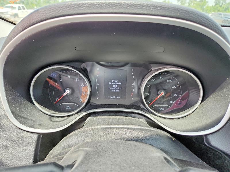 2018 Jeep VIN 3C4NJCBB9JT494740 COPART salvage auction — MINOR DENT/SCRATCHES, Mt - Certificate Of Title, sold $2,500 on 2026-07-03 (photo 9)