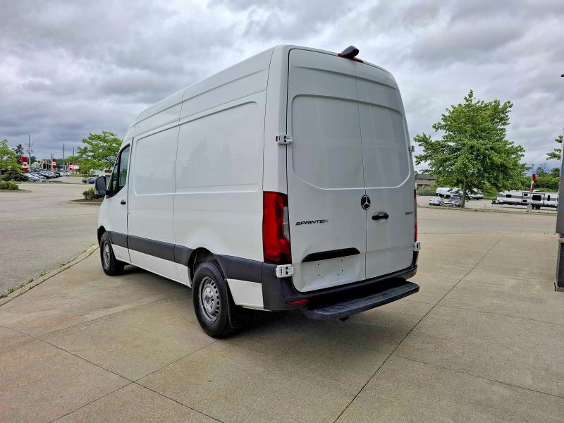 2021 Mercedes-benz VIN W1Y4DBHY4MP333208 COPART salvage auction — NORMAL WEAR, On - Permit No Brand - Unfit (P), sold $5,700 on 2026-07-03 (photo 3)