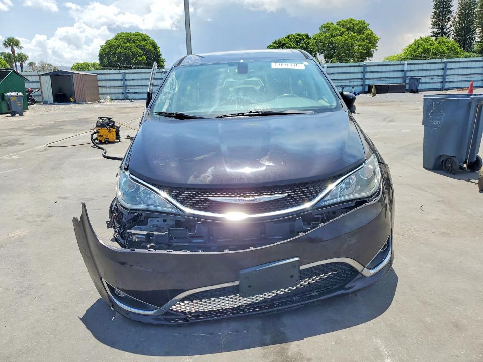 2018 Chrysler Pacifica VIN 2C4RC1FG2JR279144 COPART salvage auction — SIDE, Md - Cert Of Salvage > 75% Damage, sold $1,400 on 2026-07-03 (photo 5)