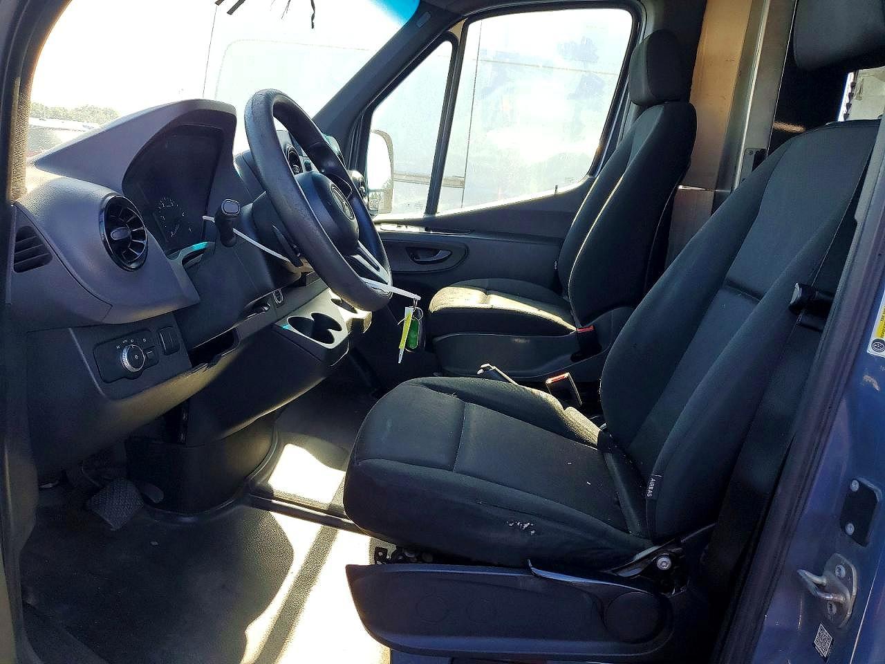 2019 Mercedes-Benz Sprinter VIN WD4PF1CD9KP137715 COPART salvage auction — Minor Dent/Scratches, FL - CERTIFICATE OF TITLE (P), sold $4,550 on 2026-07-06 (photo 7)