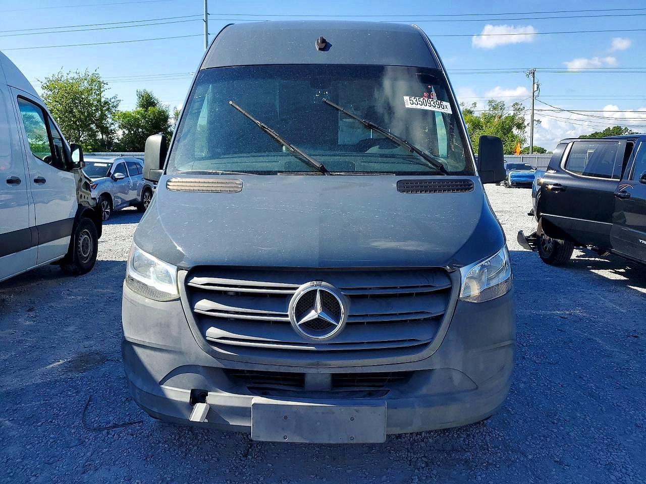2019 Mercedes-Benz Sprinter VIN WD4PF1CD9KP137715 COPART salvage auction — Minor Dent/Scratches, FL - CERTIFICATE OF TITLE (P), sold $4,550 on 2026-07-06 (photo 5)