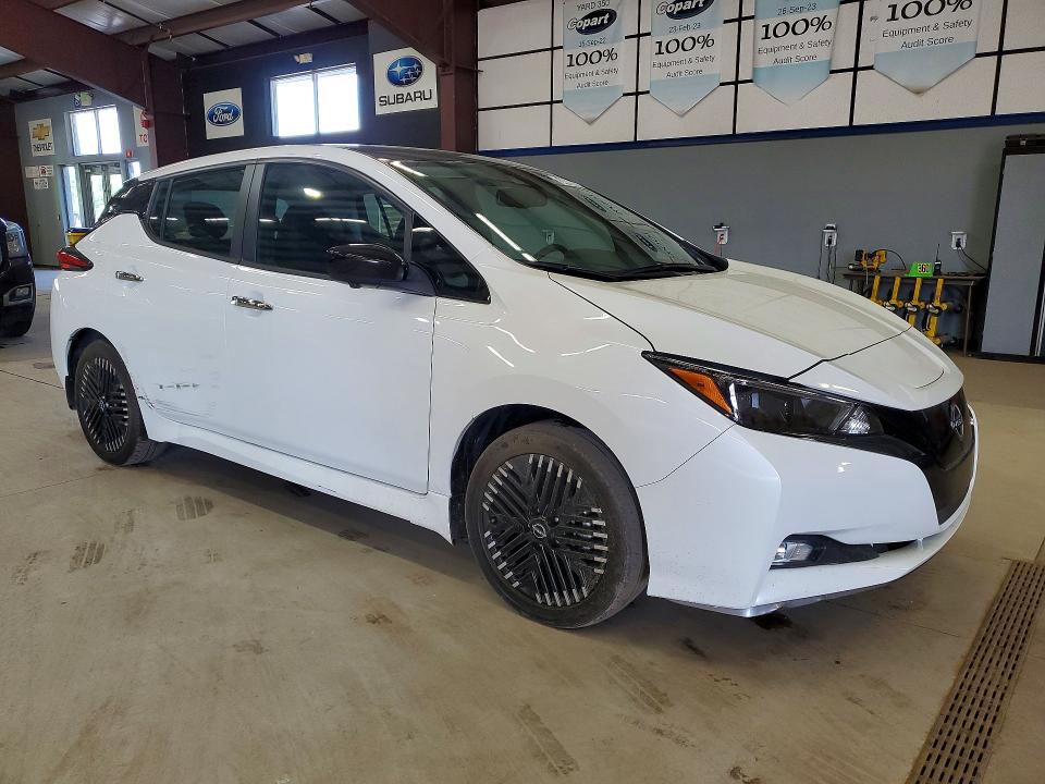 2024 Nissan Leaf VIN 1N4CZ1CVXRC556947 COPART salvage auction — MINOR DENT/SCRATCHES, CT - CERTIFICATE OF TITLE, sold $8,500 on 2026-07-02 (photo 4)